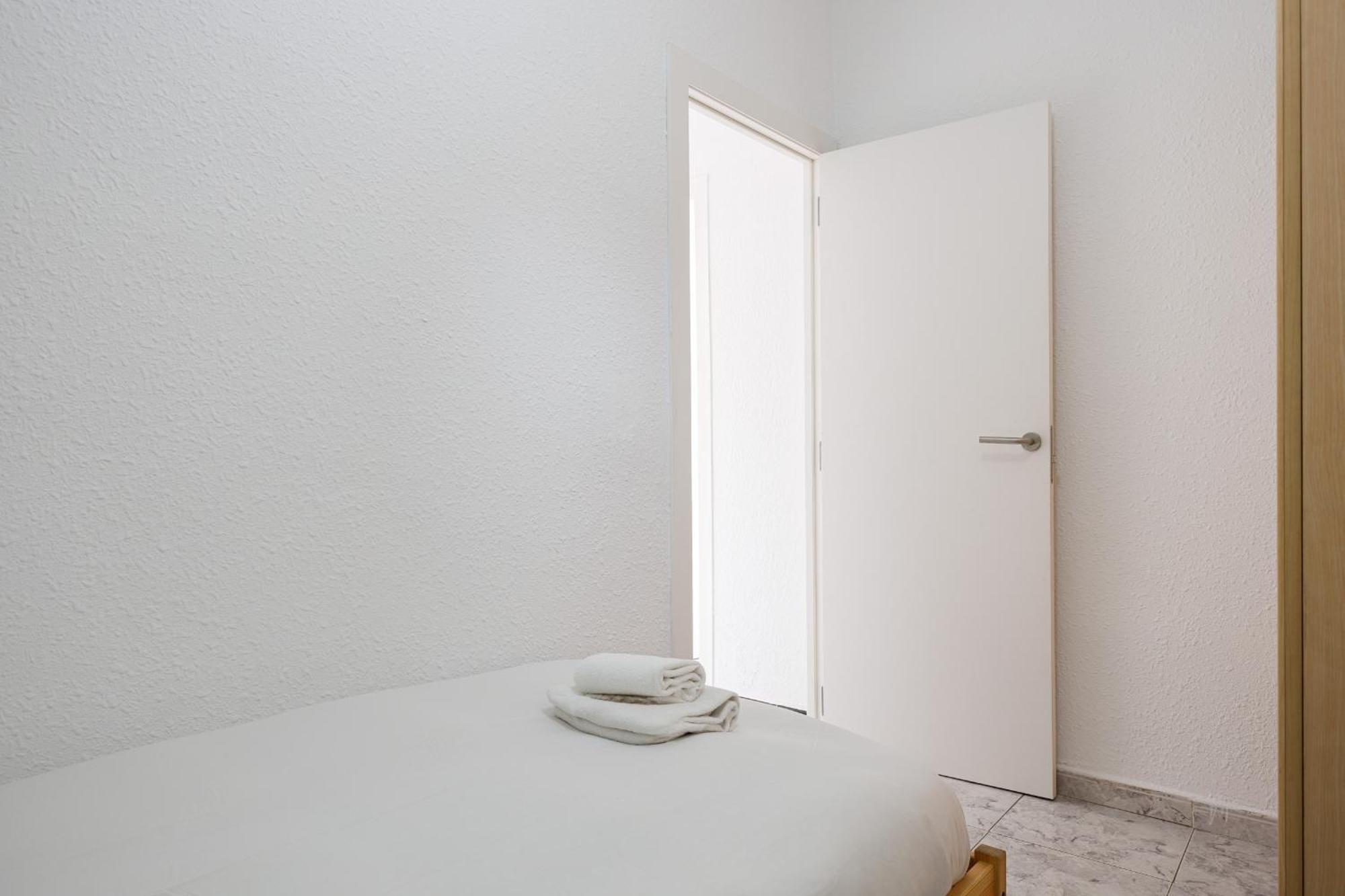 Besos - Bright Apartment Close To Congress & Port サン・アドリア・デ・ベソス エクステリア 写真